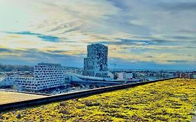 Penthouse Rooftop Loft, 190Sq, Panorama View, 1Min To Main Station- 5Min To City